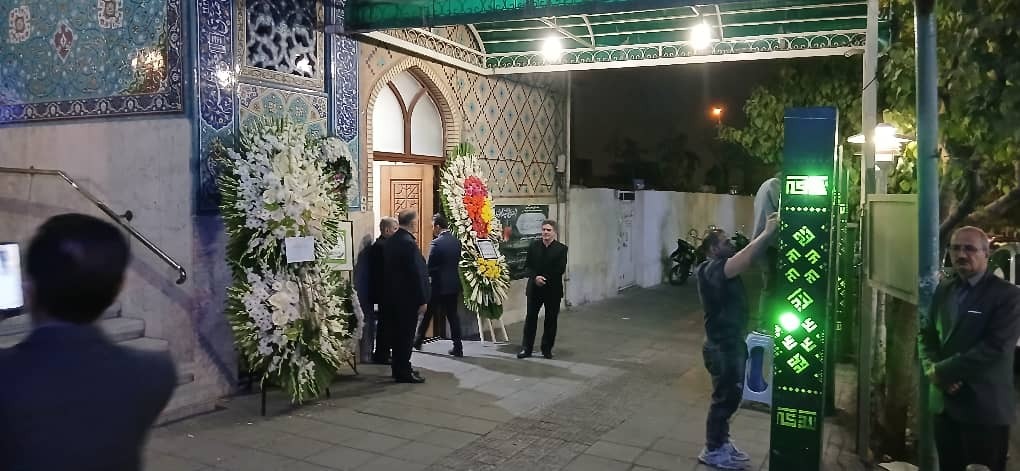 بدرود ای دغدغه دار توسعه ایران؛ همکاران و شاگردان دکتر رزاقی با او وداع کردند بدرود ای دغدغه دار توسعه ایران؛ همکاران و شاگردان دکتر رزاقی با او وداع کردند