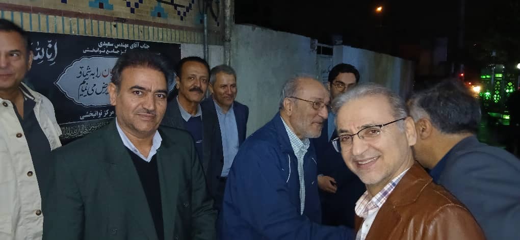 بدرود ای دغدغه دار توسعه ایران؛ همکاران و شاگردان دکتر رزاقی با او وداع کردند بدرود ای دغدغه دار توسعه ایران؛ همکاران و شاگردان دکتر رزاقی با او وداع کردند