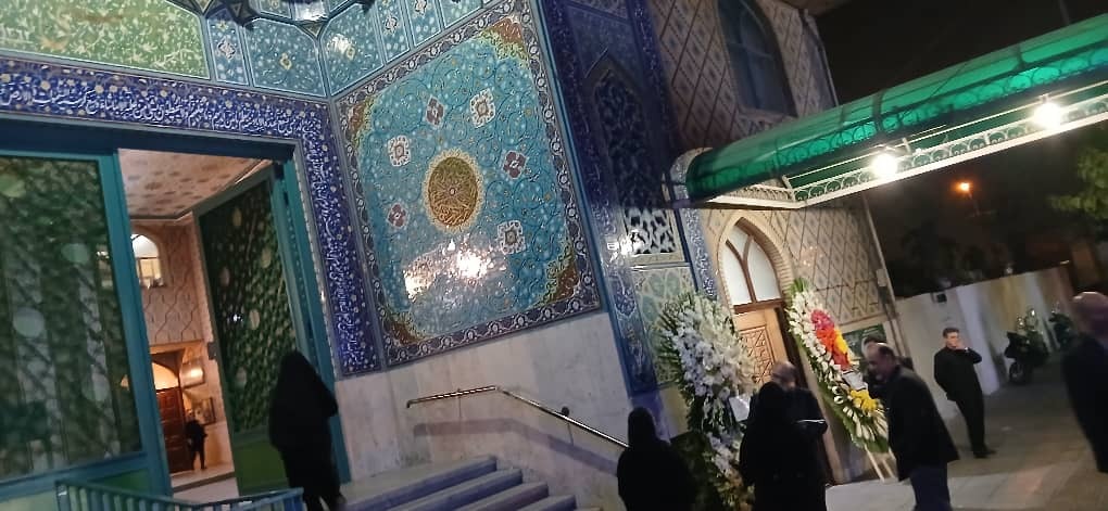 بدرود ای دغدغه دار توسعه ایران؛ همکاران و شاگردان دکتر رزاقی با او وداع کردند بدرود ای دغدغه دار توسعه ایران؛ همکاران و شاگردان دکتر رزاقی با او وداع کردند