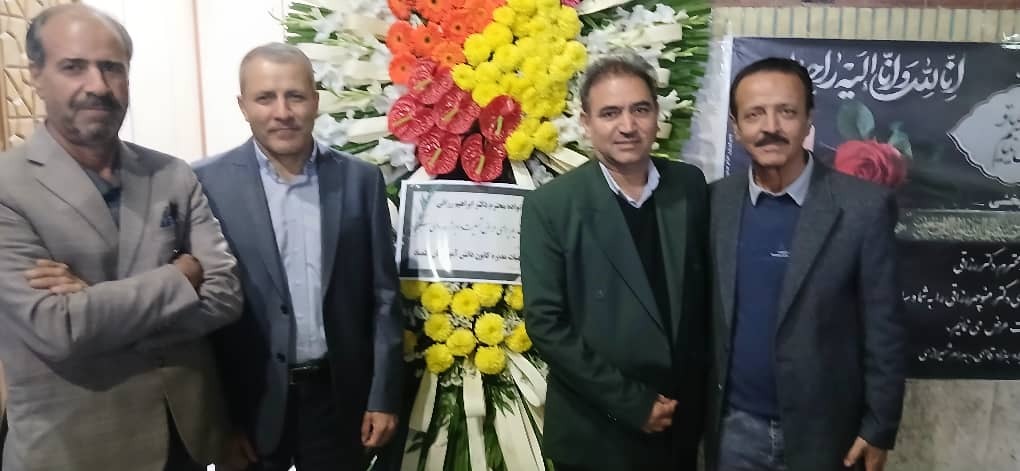 بدرود ای دغدغه دار توسعه ایران؛ همکاران و شاگردان دکتر رزاقی با او وداع کردند بدرود ای دغدغه دار توسعه ایران؛ همکاران و شاگردان دکتر رزاقی با او وداع کردند